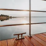 Hausboot Fuer 4 Personen Auf Dem Graebendorfer 船上ホテル