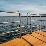 Hausboot Fuer 4 Personen Auf Dem Graebendorfer