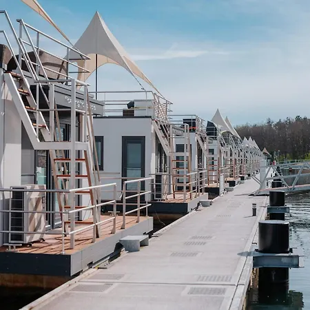Hausboot Fuer 4 Personen Auf Dem Graebendorfer Botel