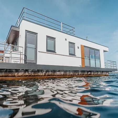 Hausboot Fuer 4 Personen Auf Dem Graebendorfer * Vetschau