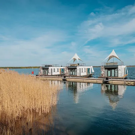 Hausboot Fuer 4 Personen Auf Dem Graebendorfer Hotel en barco