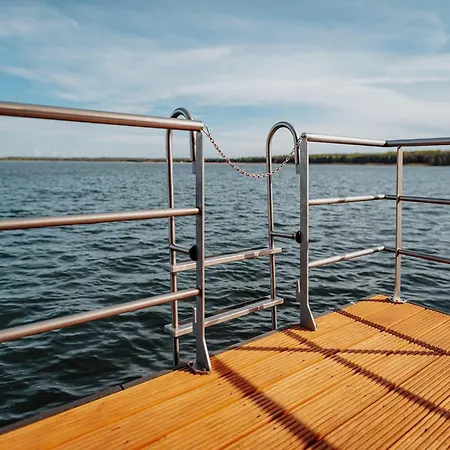 Hausboot Fuer 4 Personen Auf Dem Graebendorfer