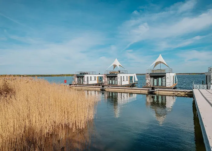Hausboot Fuer 4 Personen Auf Dem Graebendorfer Hotel en barco