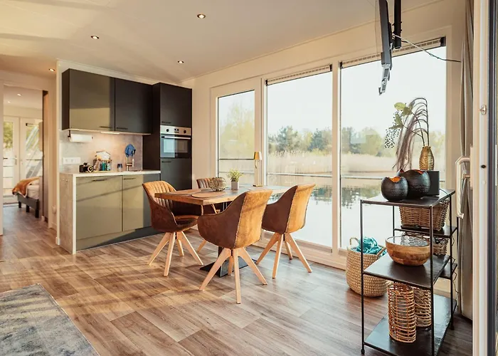 Hausboot Fuer 4 Personen Auf Dem Graebendorfer