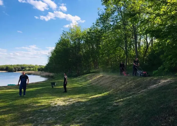 Hausboot Fuer 4 Personen Auf Dem Graebendorfer * Vetschau